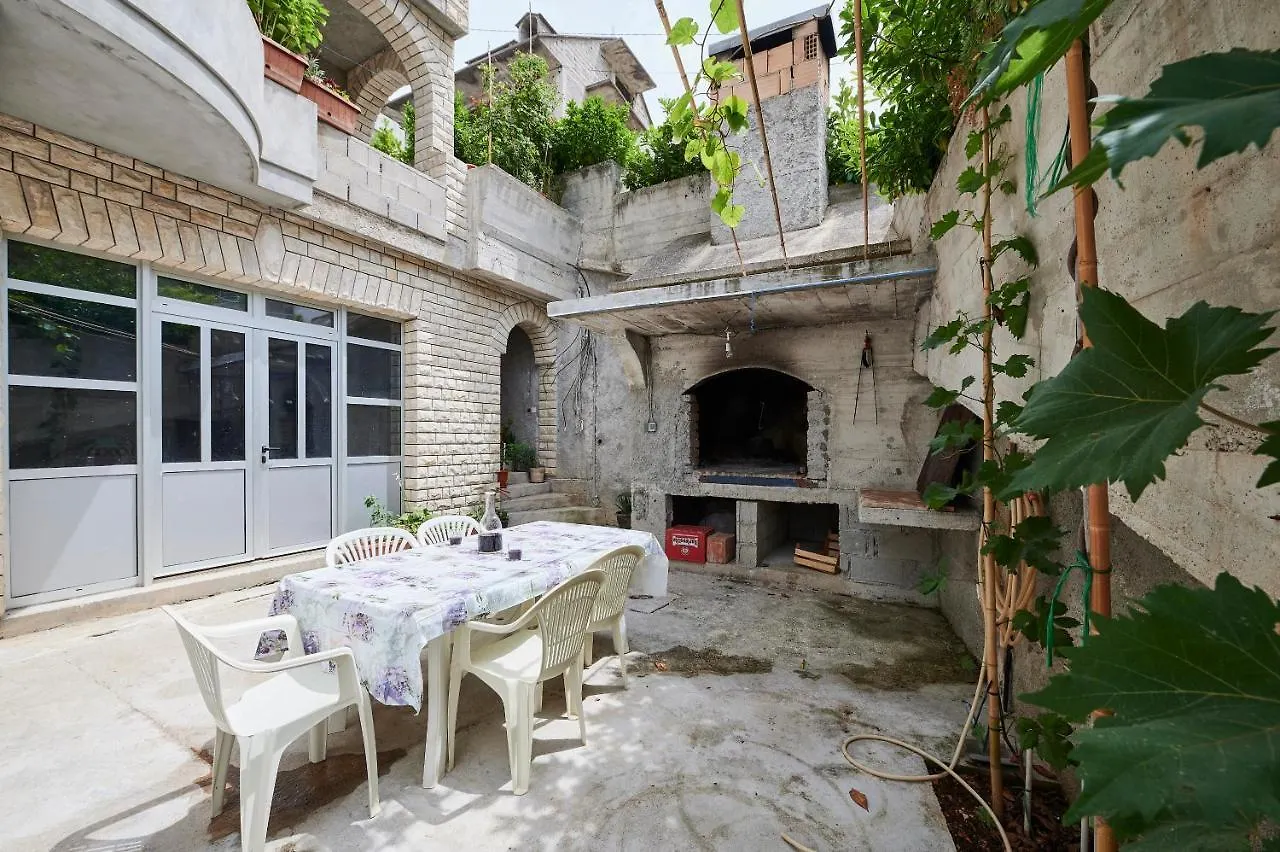 Cutan Apartment Trogir 0*,